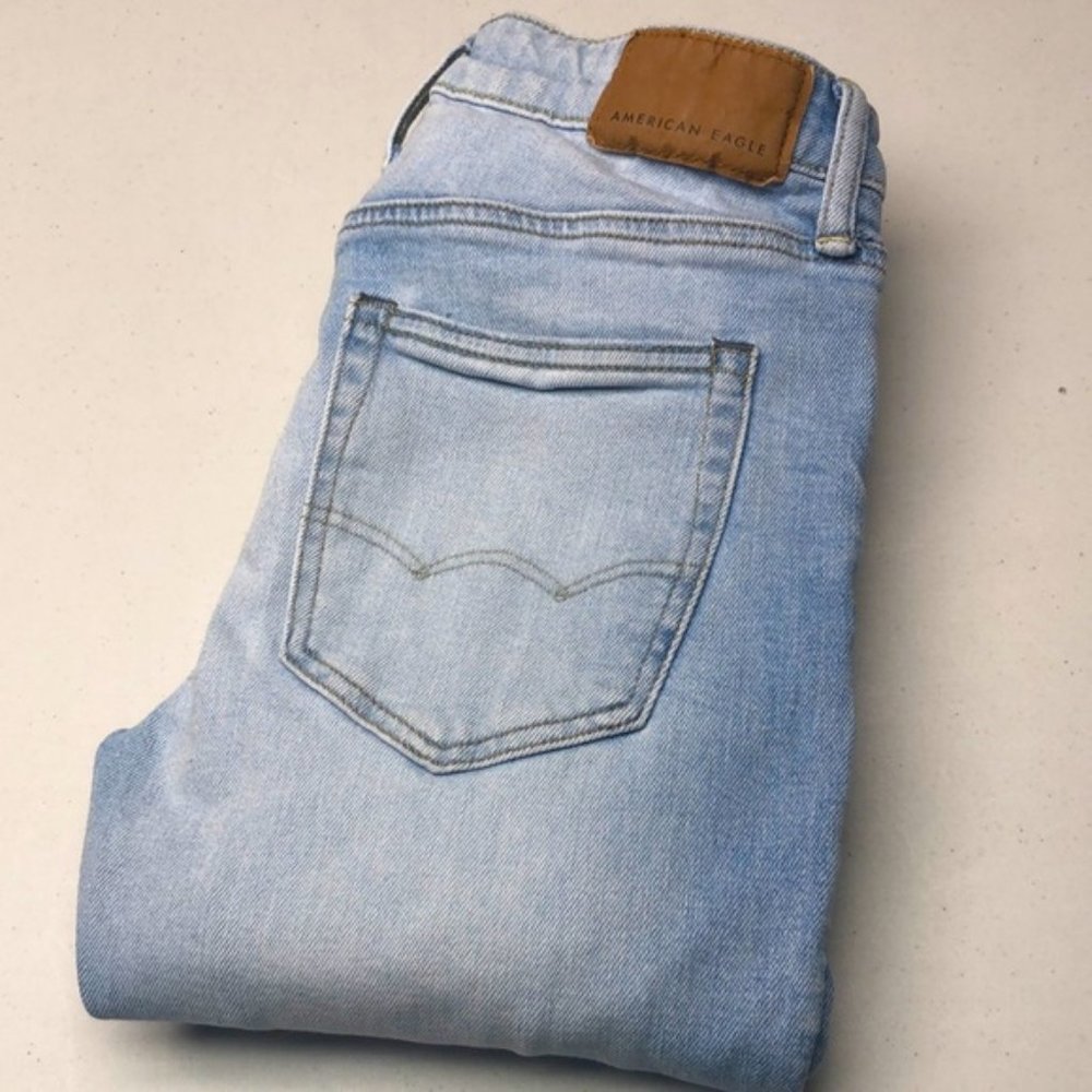 LIKE NEW MENS DISTRESS LIGHTWASH SLIM JEANS 26x28 ⭐️